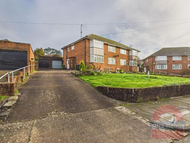 2 bedroom ground flat for sale