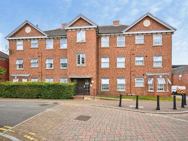 2 bedroom ground flat for sale