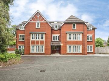 2 bedroom ground flat for sale