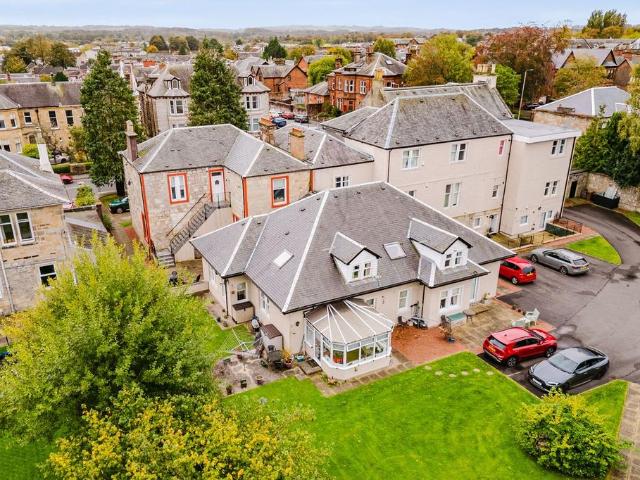 2 bedroom ground flat for sale
