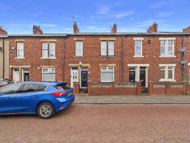 2 bedroom ground flat for sale