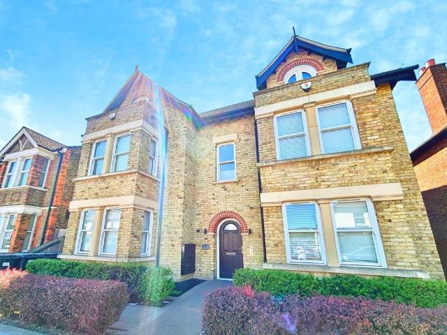 2 bedroom ground flat for sale