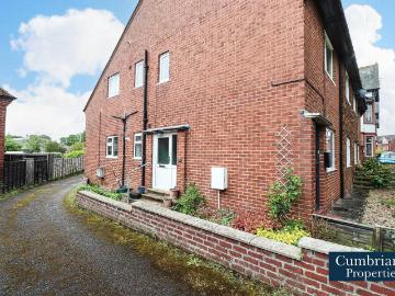 2 bedroom ground flat for sale