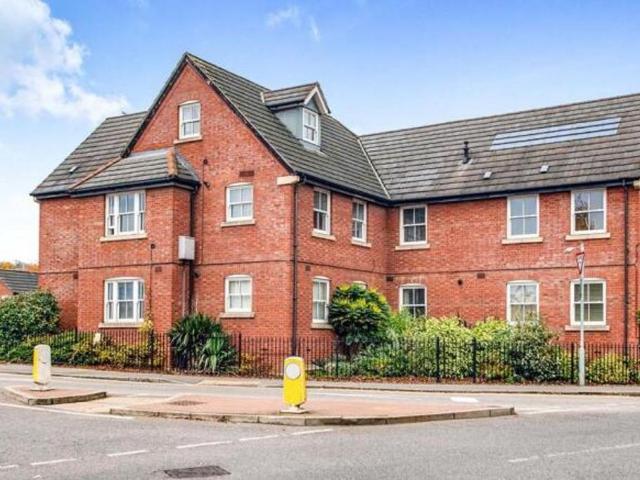 2 bedroom ground flat for sale