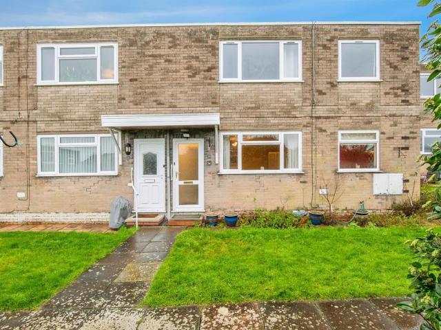 2 bedroom ground flat for sale