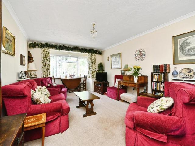 2 bedroom ground flat for sale