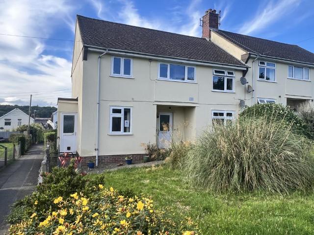 2 bedroom ground flat for sale