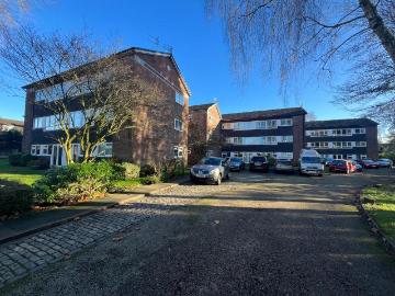 2 bedroom ground flat for sale
