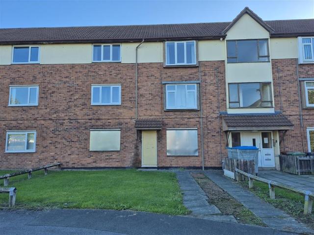 2 bedroom ground flat for sale