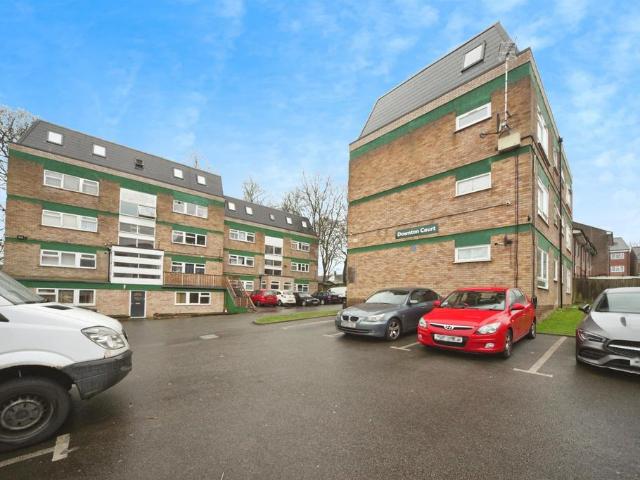 2 bedroom ground flat for sale