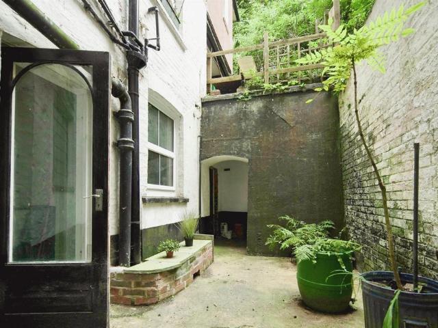 2 bedroom ground flat for sale