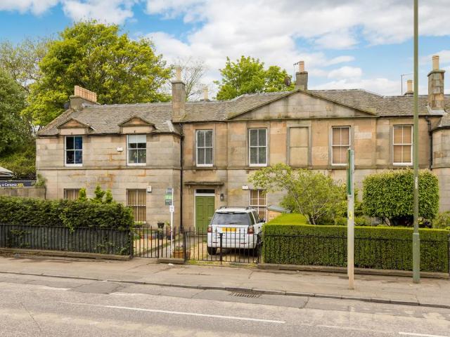 2 bedroom ground flat for sale