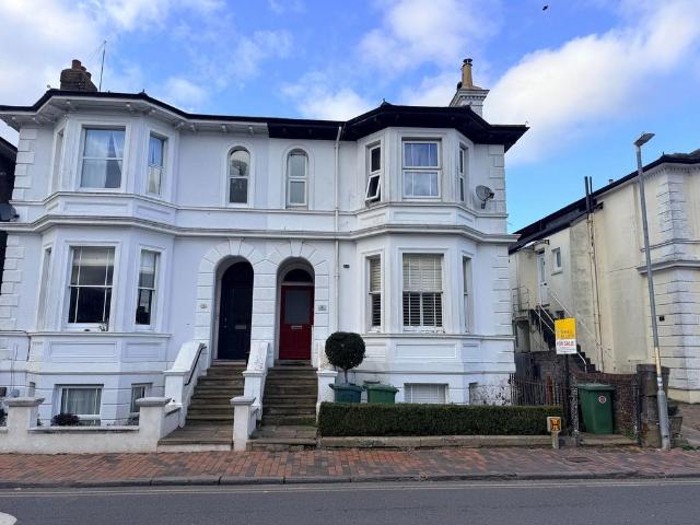 2 bedroom ground flat for sale