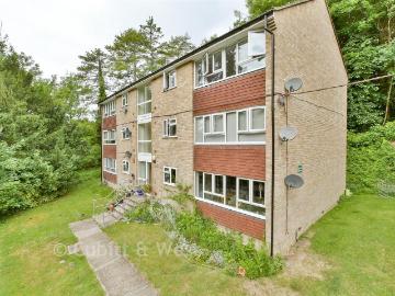 2 bedroom ground flat for sale