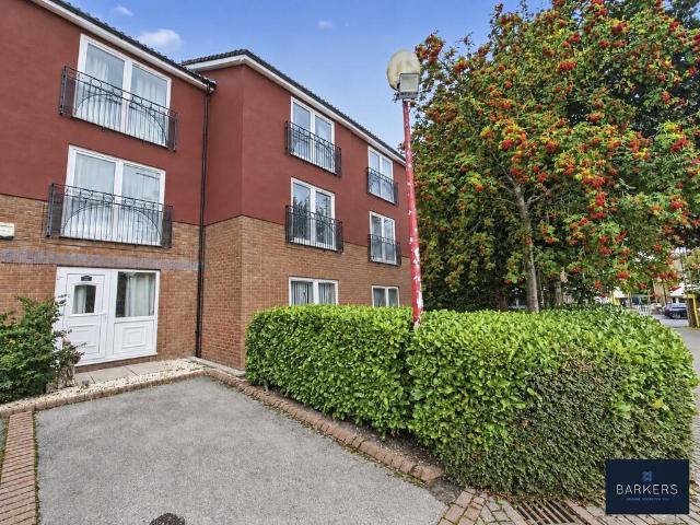 2 bedroom ground flat for sale