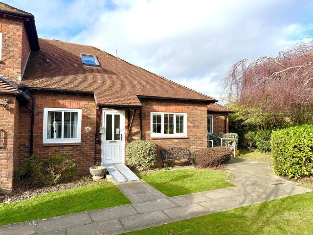 2 bedroom ground flat for sale