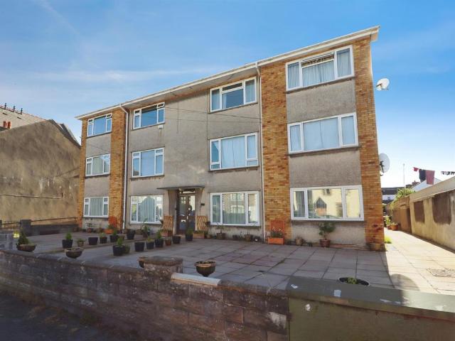 2 bedroom ground flat for sale