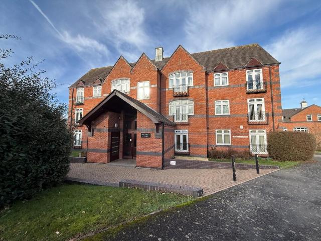2 bedroom ground flat for sale