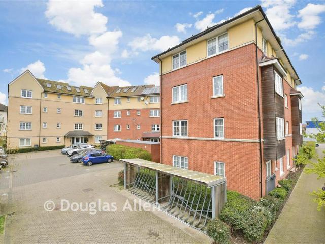 2 bedroom ground flat for sale