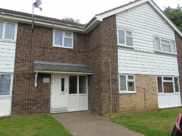 2 bedroom ground flat to rent