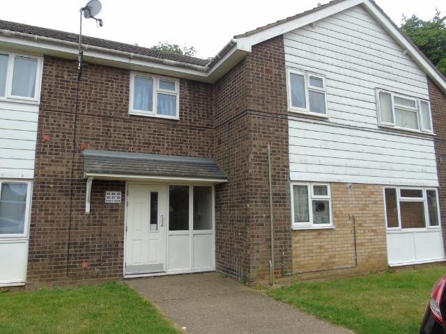 2 bedroom ground flat to rent