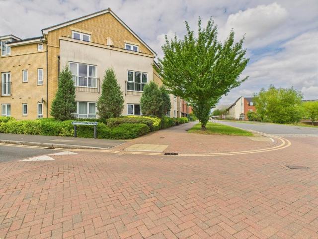 2 bedroom ground flat to rent