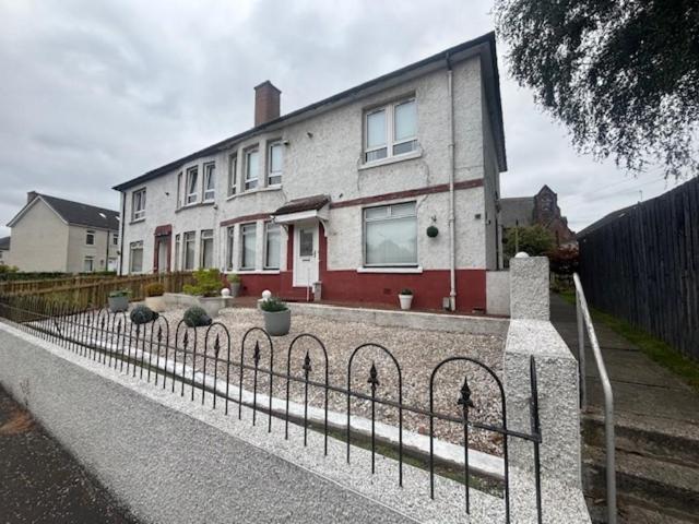 2 bedroom ground flat to rent