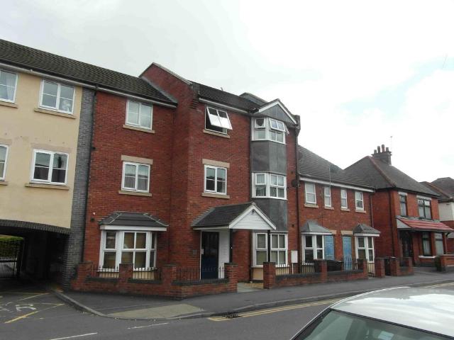2 bedroom ground flat to rent