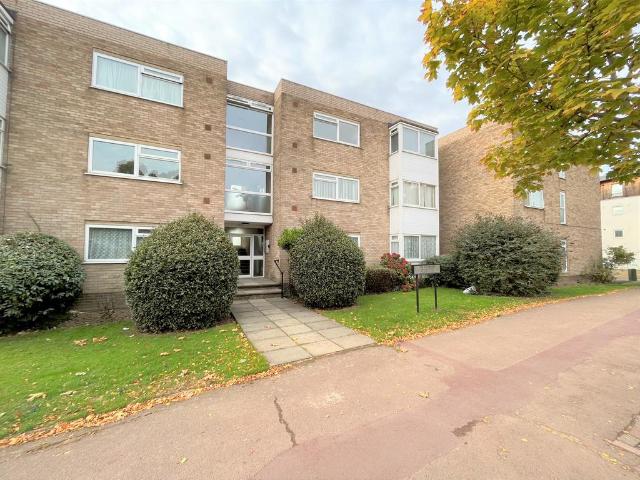 2 bedroom ground flat to rent
