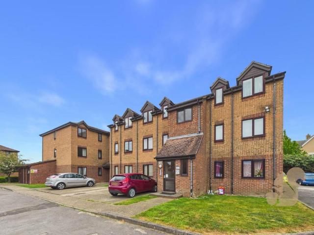 2 bedroom ground flat to rent