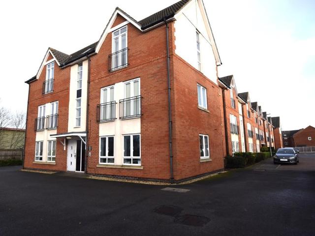 2 bedroom ground flat to rent