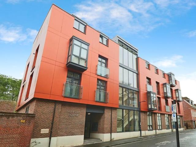 2 bedroom ground flat to rent