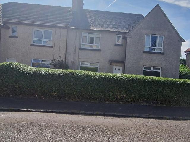 2 bedroom ground flat to rent