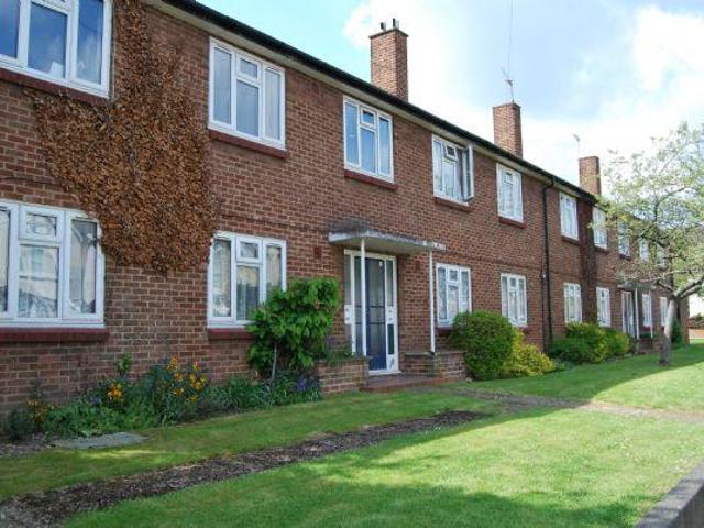 2 bedroom ground flat to rent