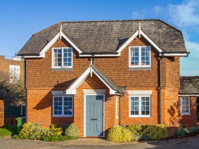 2 bedroom ground flat to rent