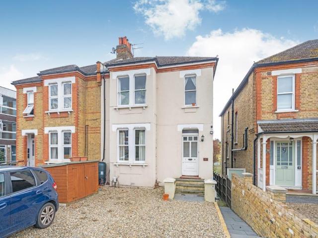 2 bedroom ground flat to rent