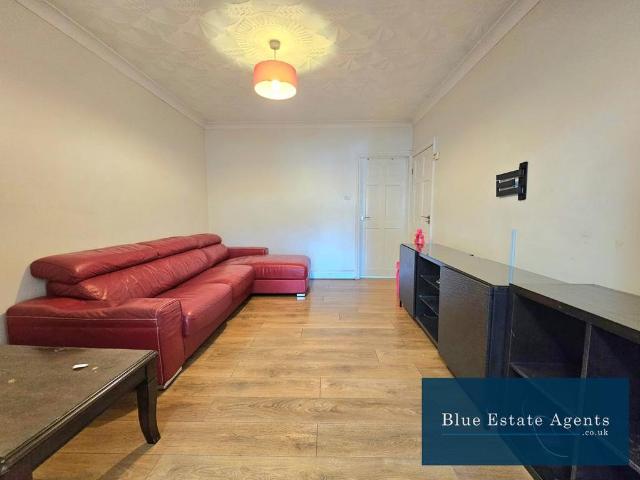 2 bedroom ground flat to rent