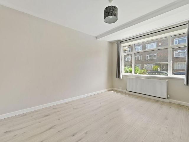 2 bedroom ground flat to rent