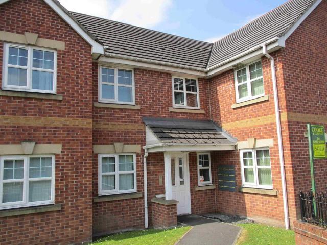 2 bedroom ground flat to rent
