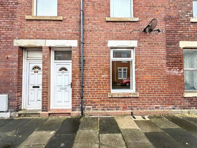 2 bedroom ground flat to rent