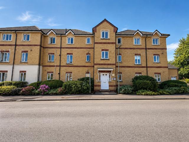 2 bedroom ground flat to rent