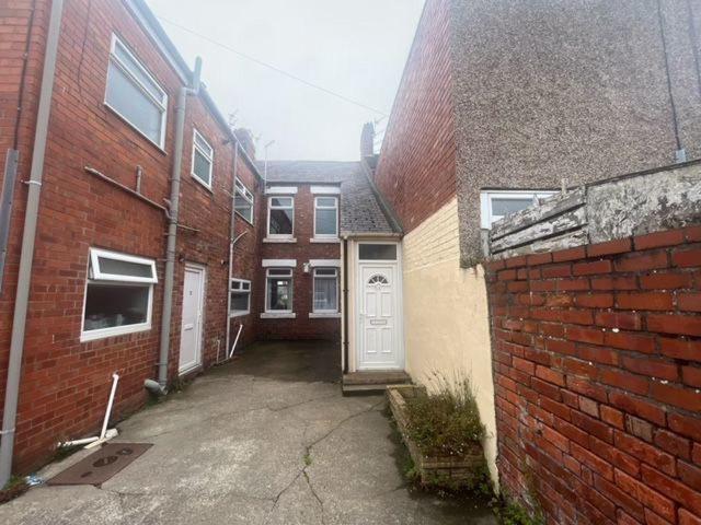 2 bedroom ground flat to rent