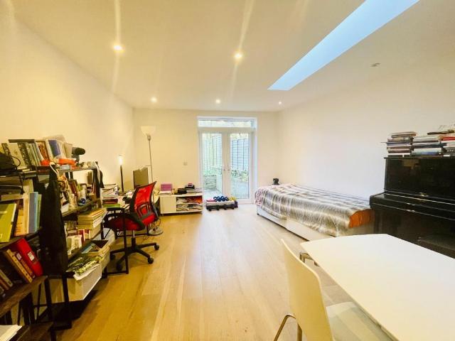 2 bedroom ground flat to rent