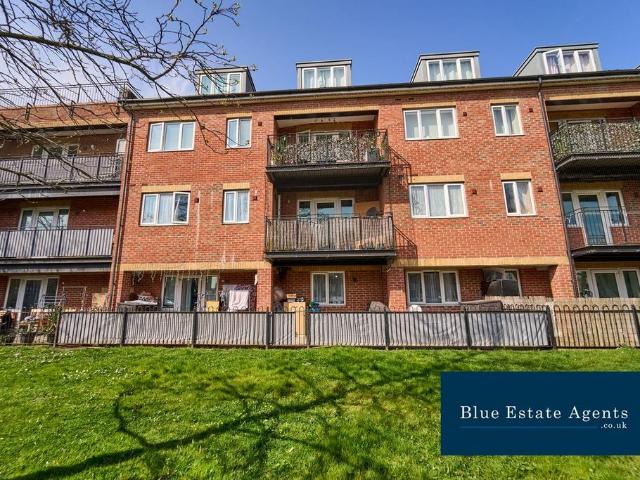 2 bedroom ground flat to rent
