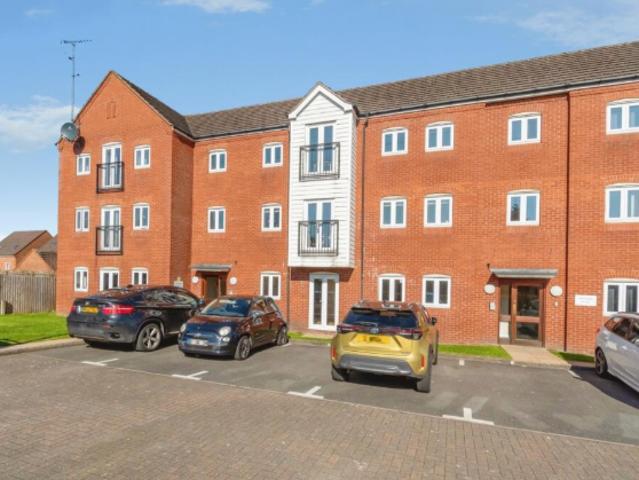 2 bedroom ground flat to rent