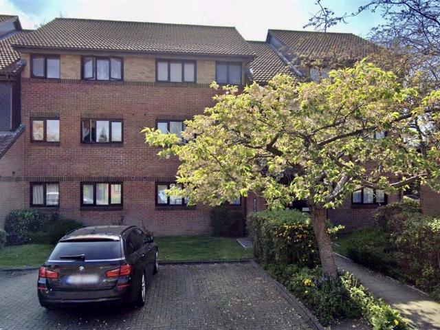 2 bedroom ground flat to rent