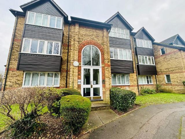 2 bedroom ground flat to rent