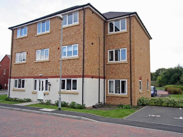 2 bedroom ground flat to rent