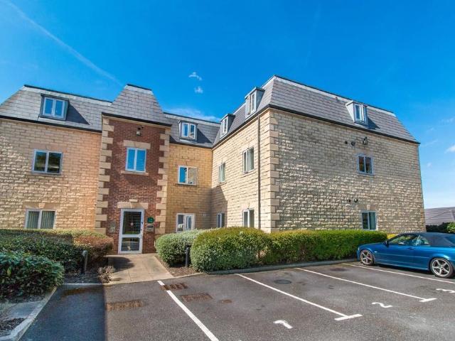 2 bedroom ground flat to rent
