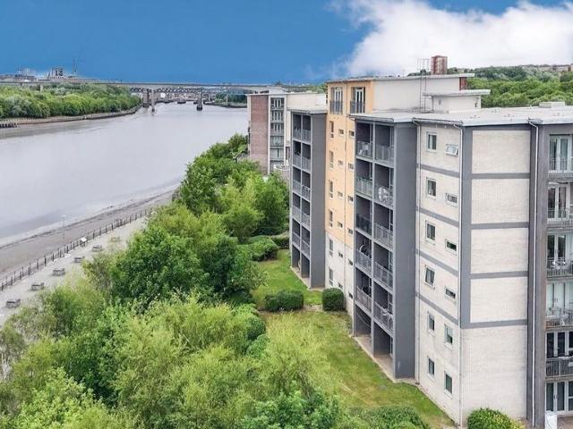 2 bedroom ground flat to rent